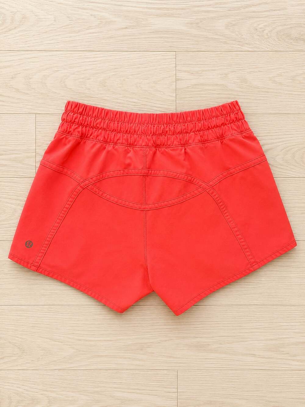 Lululemon Tracker Short V SeaWheeze 2020 Edition in Flare orange sz 4